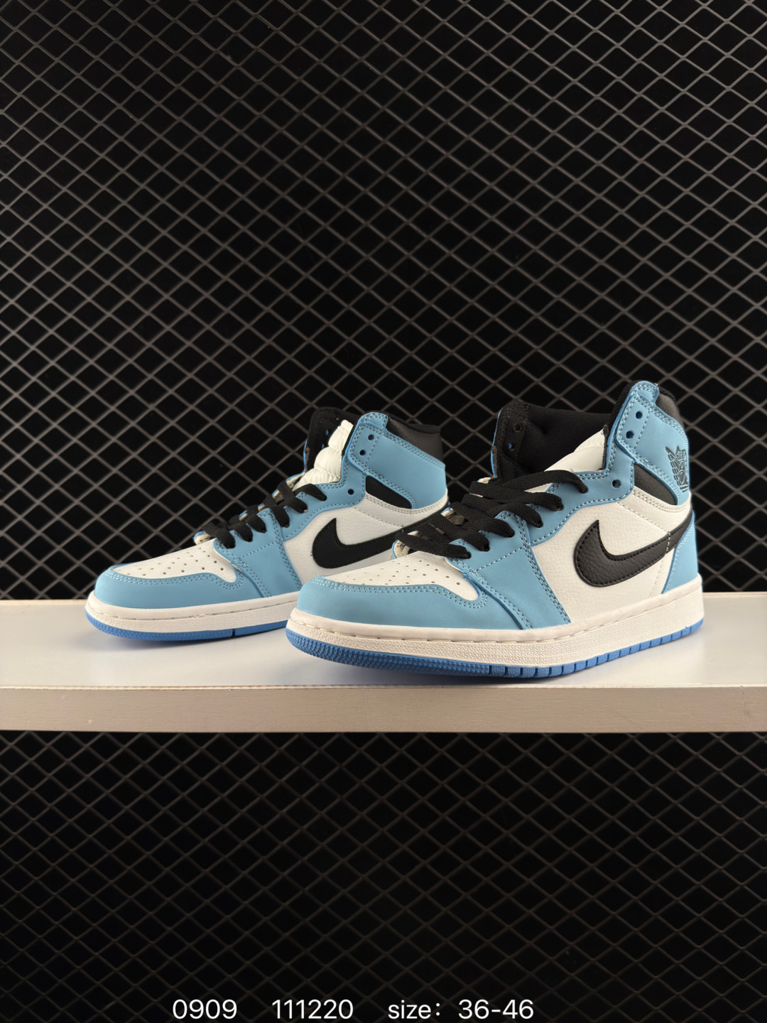 Nike Air Jordan 1 Retro High OG”Black/White“